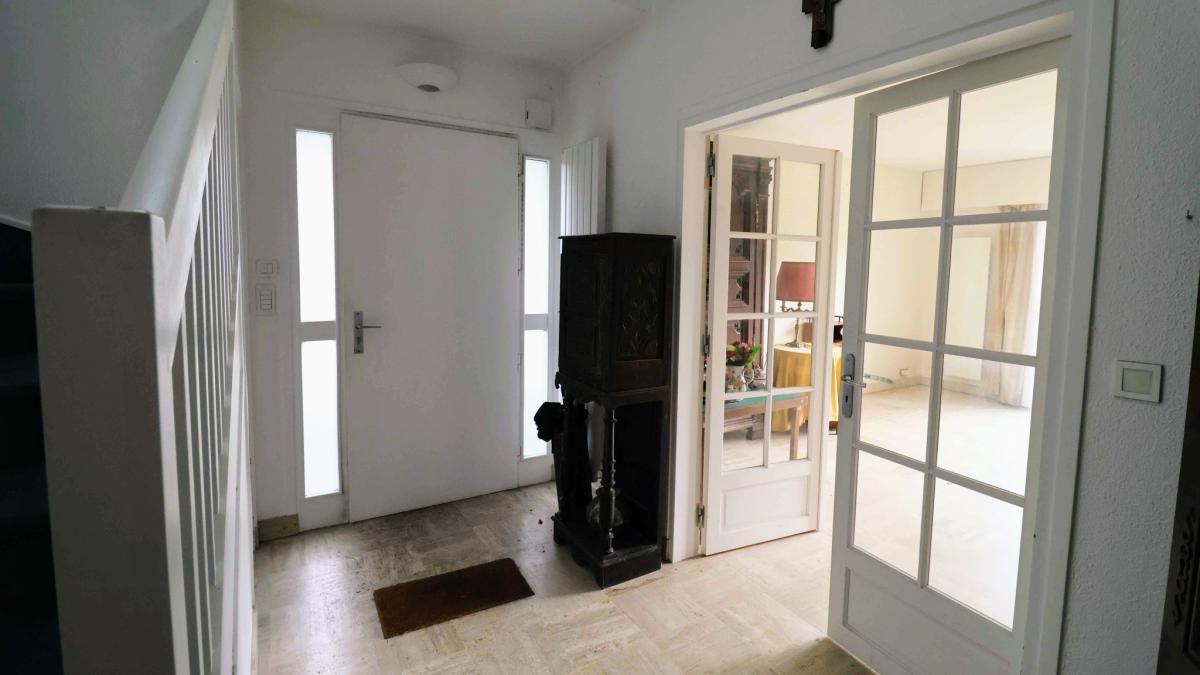 Madeleine house with 6 bedrooms + office, garden, terrace, cella