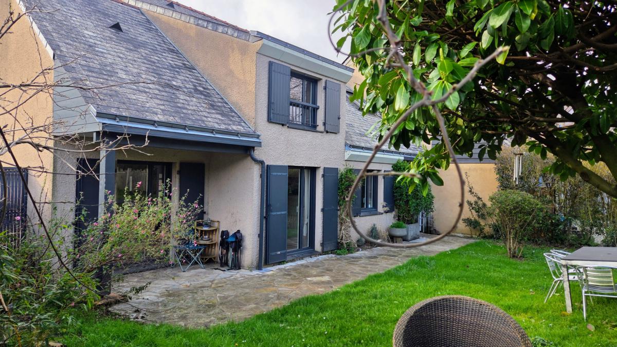 Proche écoles maison 5 ch terrasse et jardin garage 