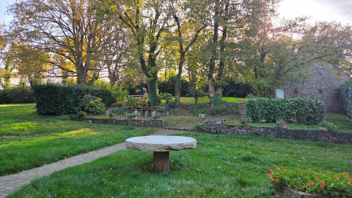 Campagne maison de famille piscine et dépendance