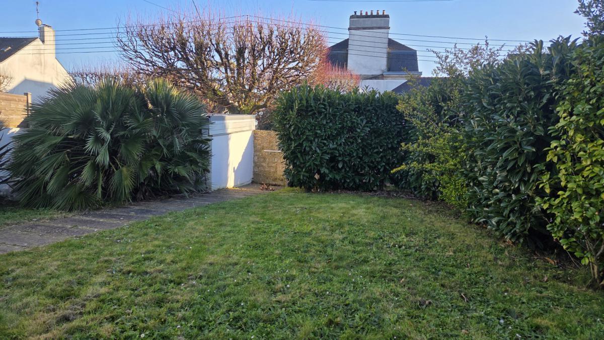 La Madeleine house with 7 bedrooms, garden and garage 