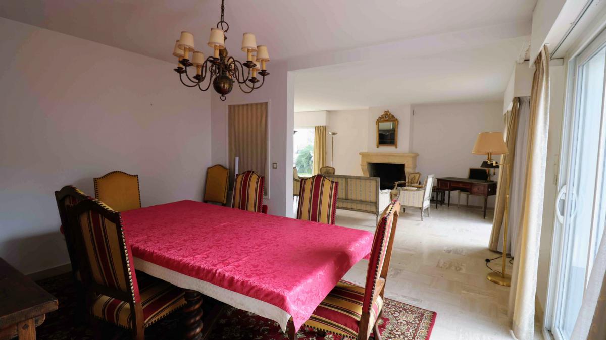 La Madeleine house with 7 bedrooms, garden and garage 