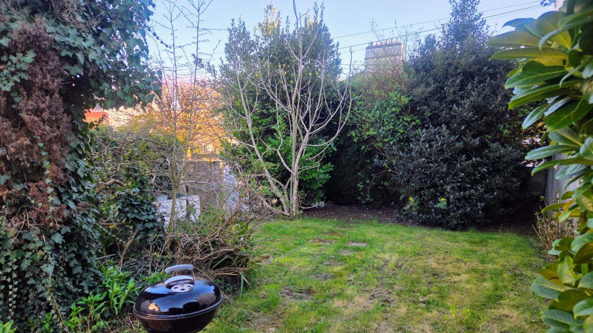 La Madeleine house with 7 bedrooms, garden and garage 