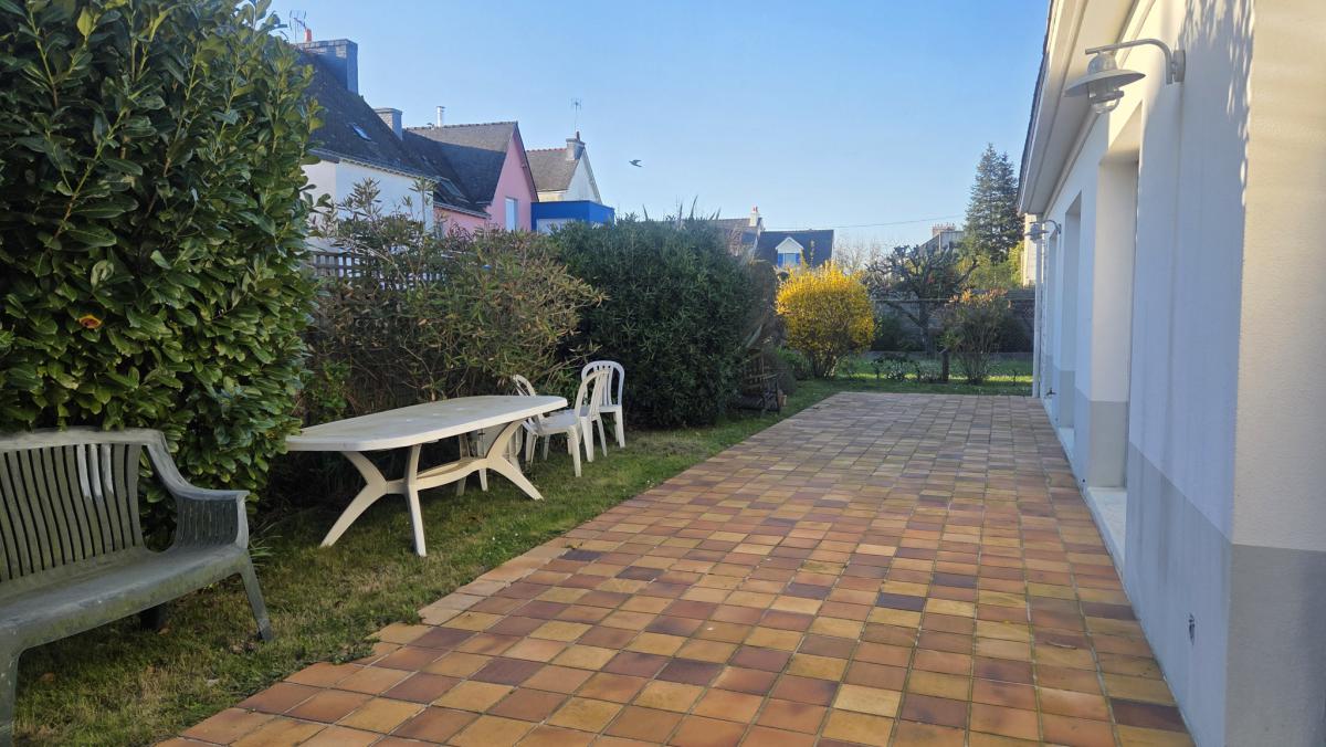 La Madeleine house with 7 bedrooms, garden and garage 