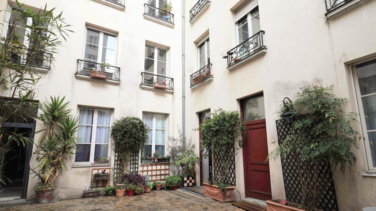 Appartement rénové duplex 2 ch parquet double exposition