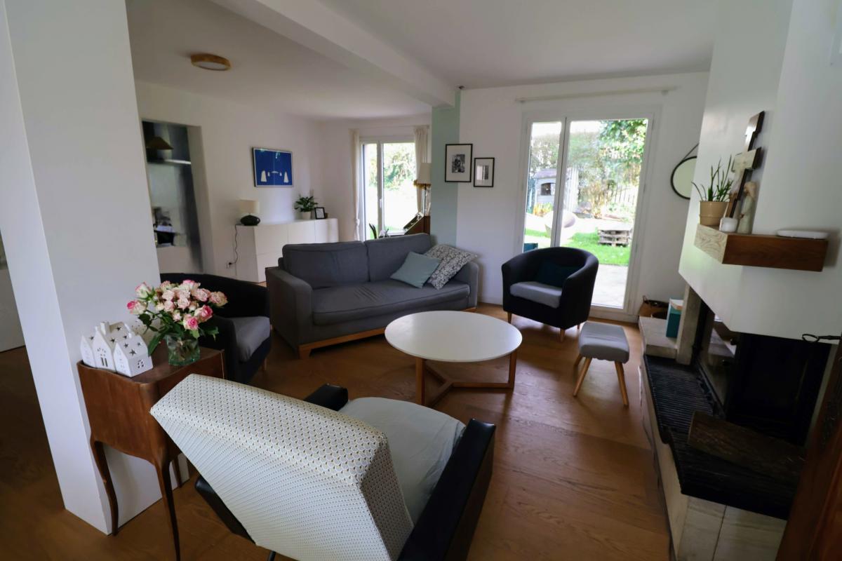 Close to schools, 5-bedroom house with terrace and garden, garag
