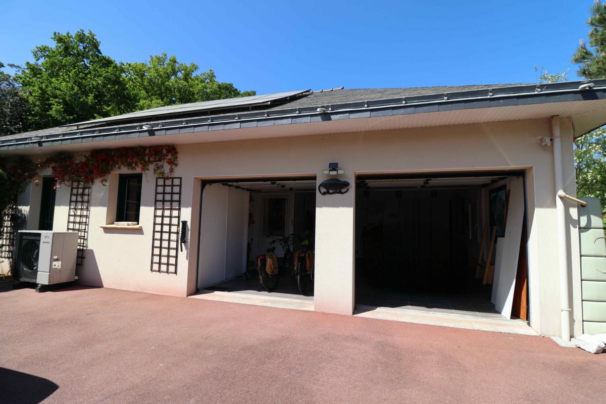 Propriété contemporaine 4 ch et parc arboré