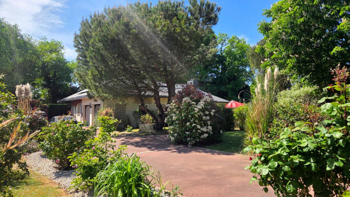 Propriété contemporaine 4 ch et parc arboré