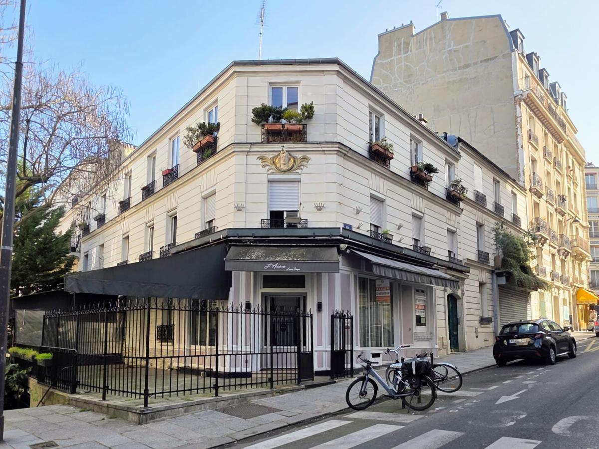 Lamarck appartement rénové lumineux 2 ch + cave