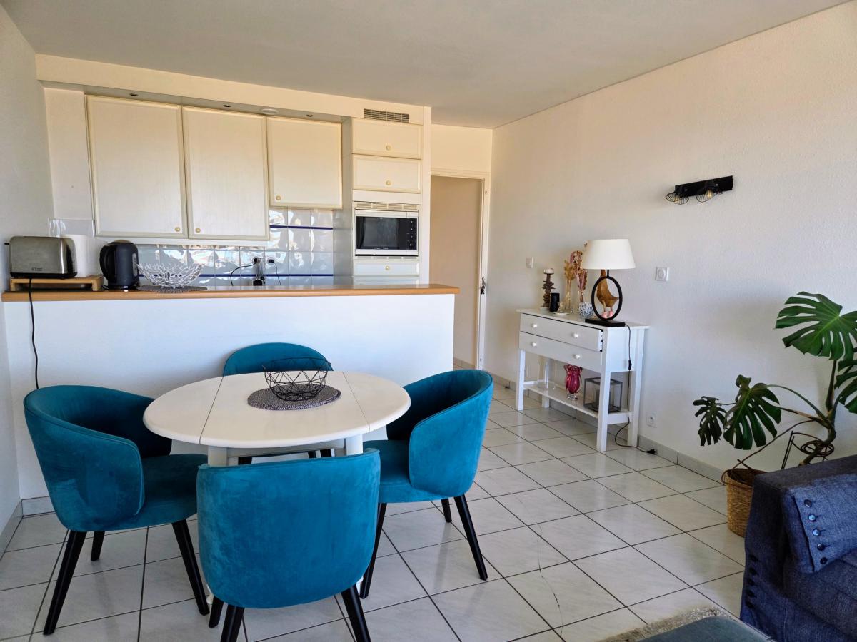 Appartement 1 ch terrasse jardinet cave garage 