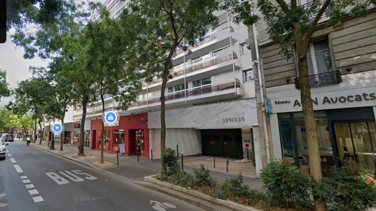 Alésia double garage couvert à vendre, libre