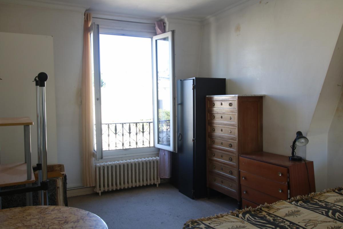 La Butte-aux-Cailles appartement-terrasse T1 bis à rénover