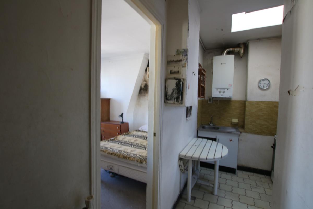 La Butte-aux-Cailles appartement-terrasse T1 bis à rénover