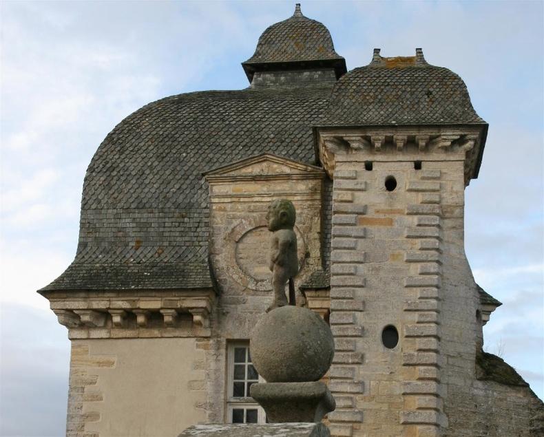 Château 17e s. M.H. dépendance et parc VENDU