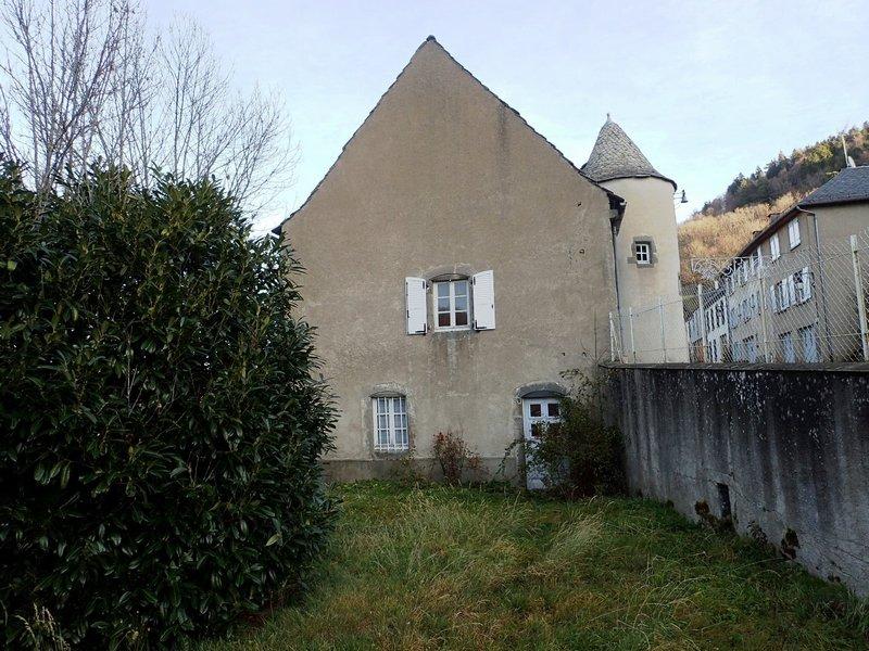 Grande maison ancienne à rénover centre bourg