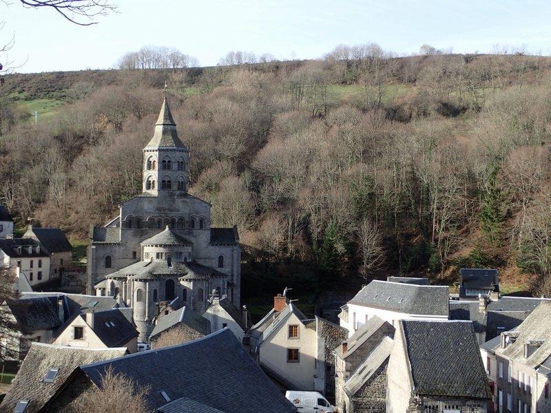 Grande maison ancienne à rénover centre bourg