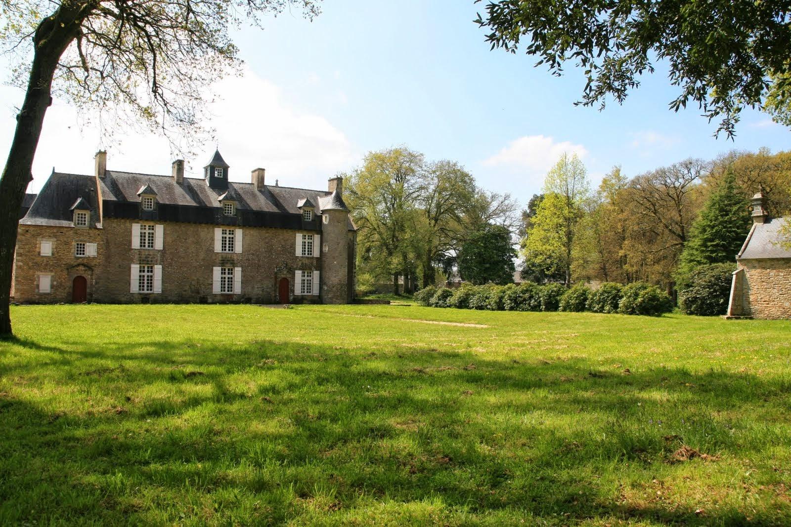 Propriétés château et dépendances sur 156Ha vue rivière