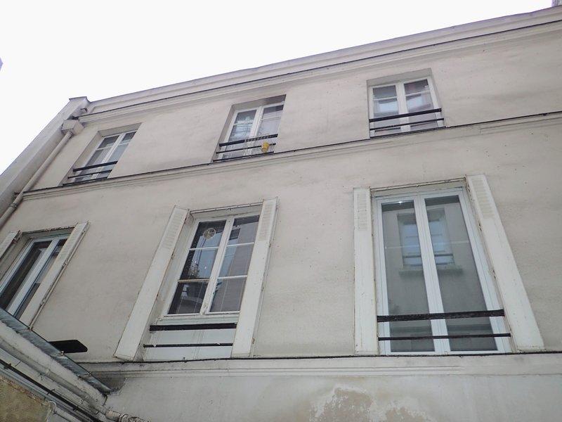 Appartement T2 sur cour 2e étage 24m2 Abbesses