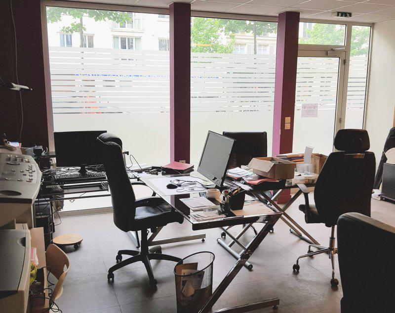 Local commercial lumineux espace vente et bureau