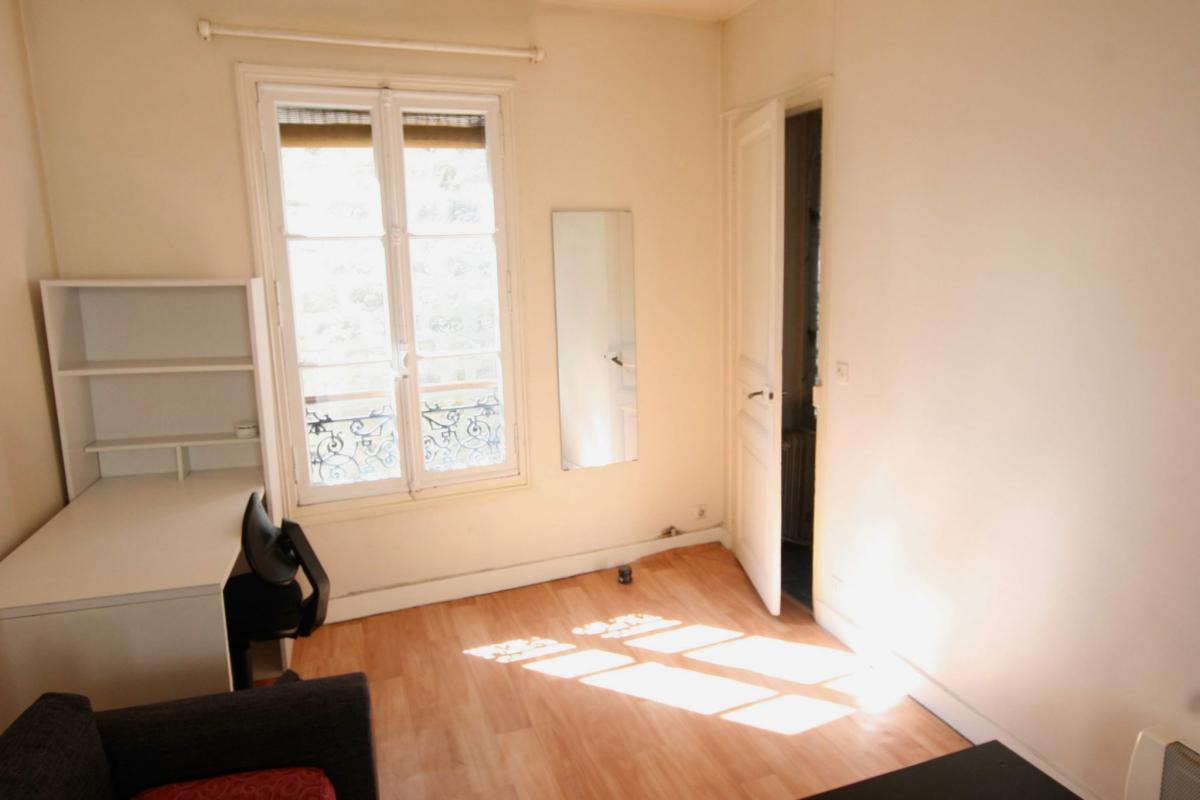 Épinettes Studio de 20m2 au 3è et dernier étage