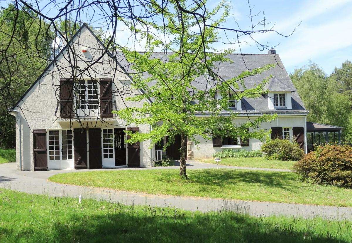 Propriété 6ch 10ha de bois piscine 