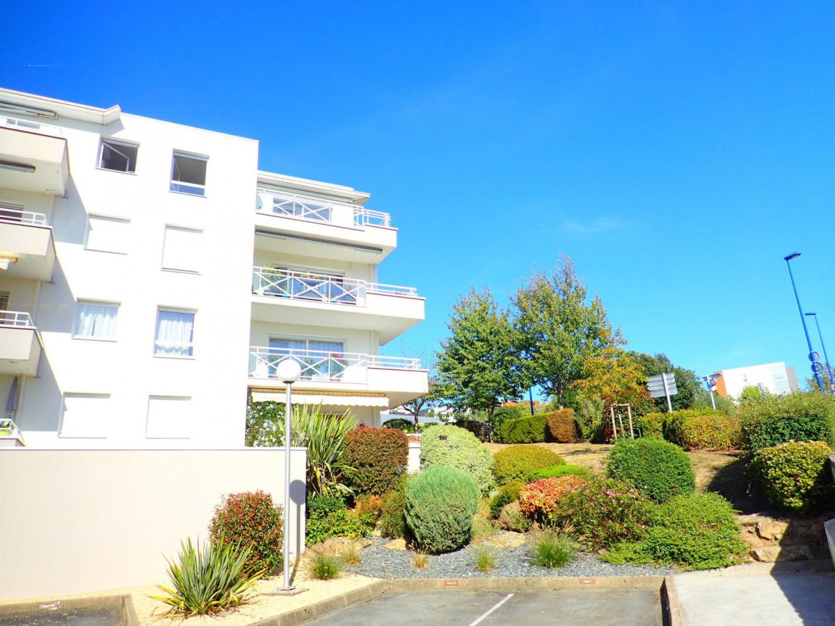 Appartement 2 ch balcon garage cave