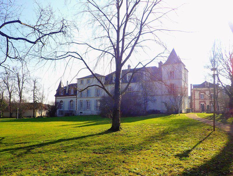 Propriété château normes ERP parc clos 2Ha