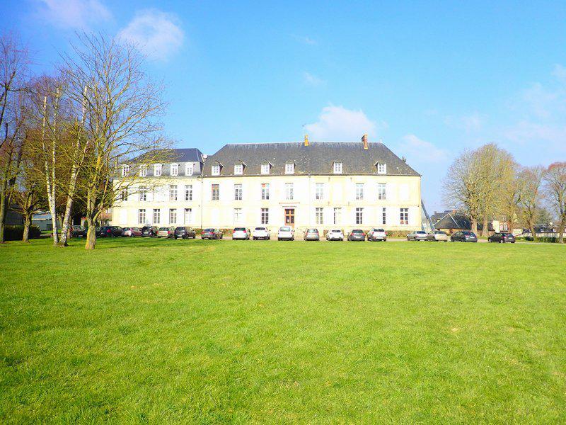 Propriété 1500 m2 hab. château dépendances 2,8Ha