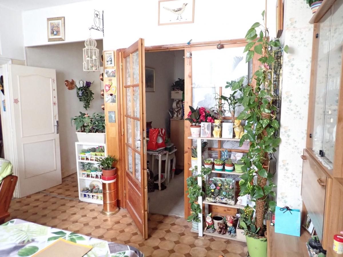 11e Viager Appartement 38m2 sur cour 2e ét. sud