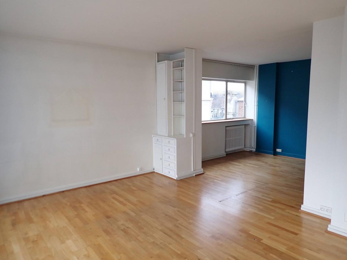 Appartement 80,10m2 balcon cave bon potentiel