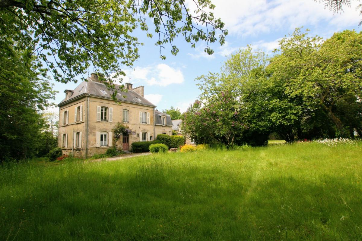 Propriété dépendance parc piscinable