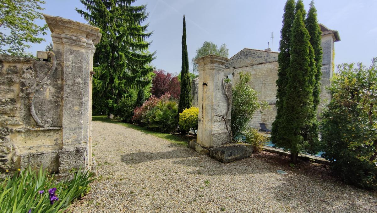 Propriété 6 ch parc piscine