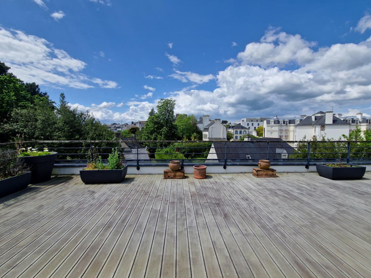 Vannes port à pied appartement-terrasse 3 ch garages