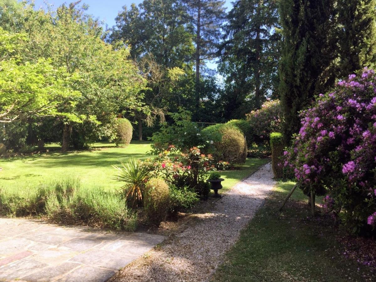 Ploërmel centre grande maison et dépendance parc 1,18Ha