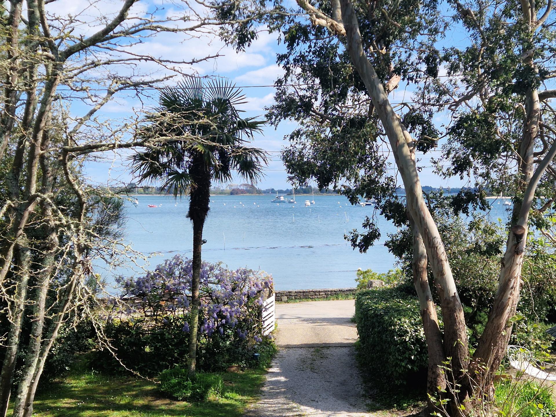 Vue mer et accès direct à la cale, double maison ancienne