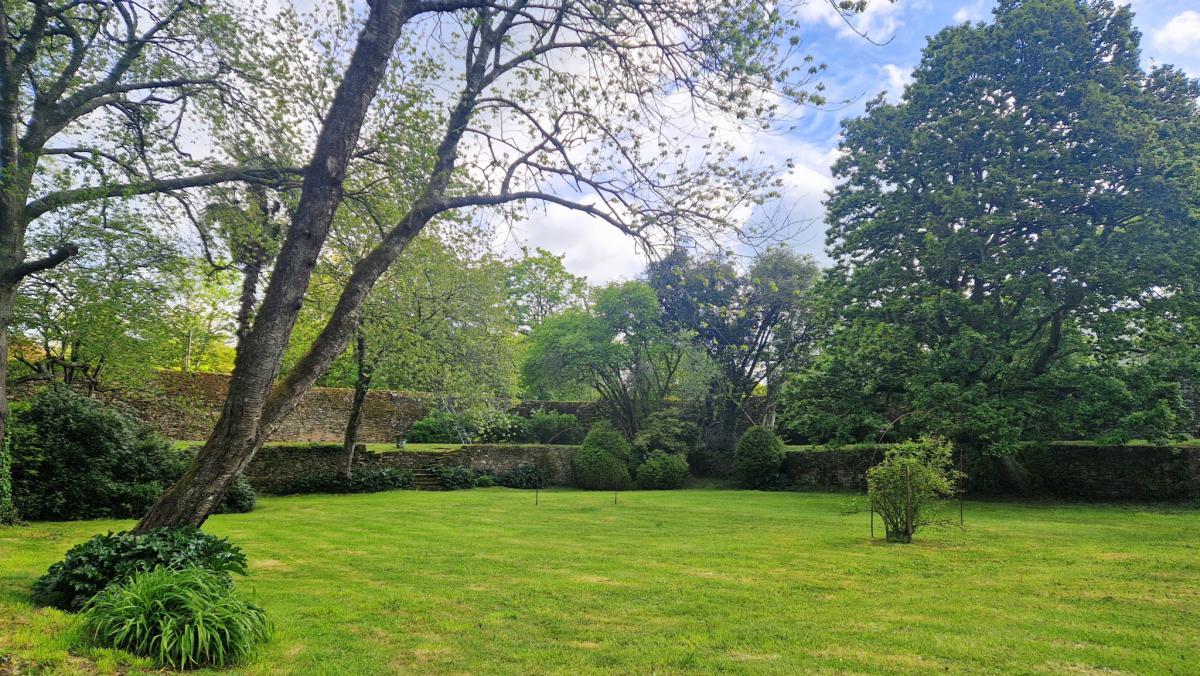 Propriété manoir ISMH et dépendances proche Vannes