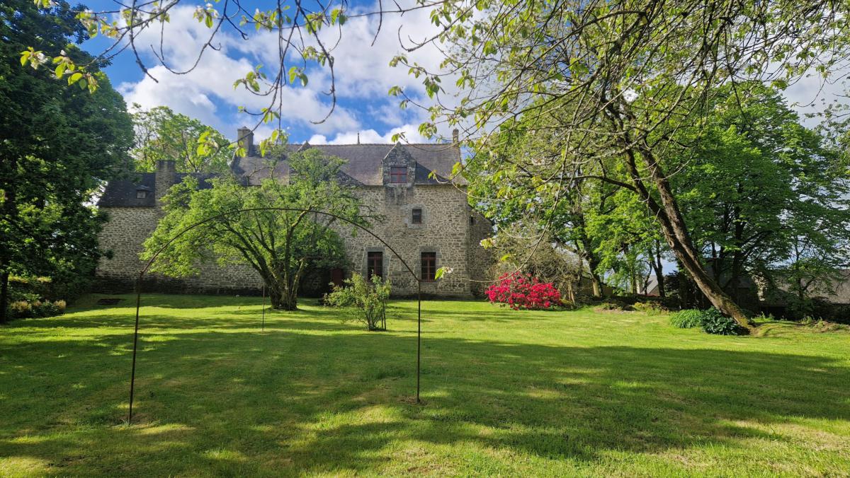 Propriété manoir ISMH et dépendances proche Vannes