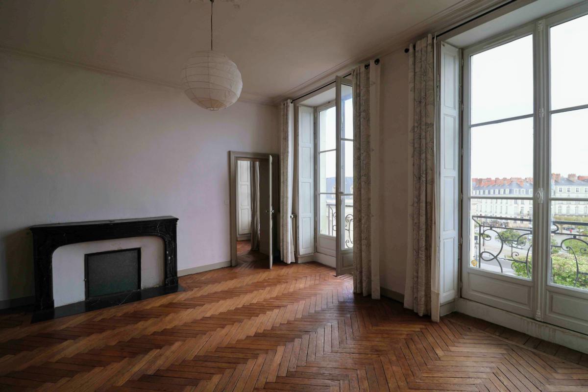 Exclusivité appartement ancien 3 ch grenier cave
