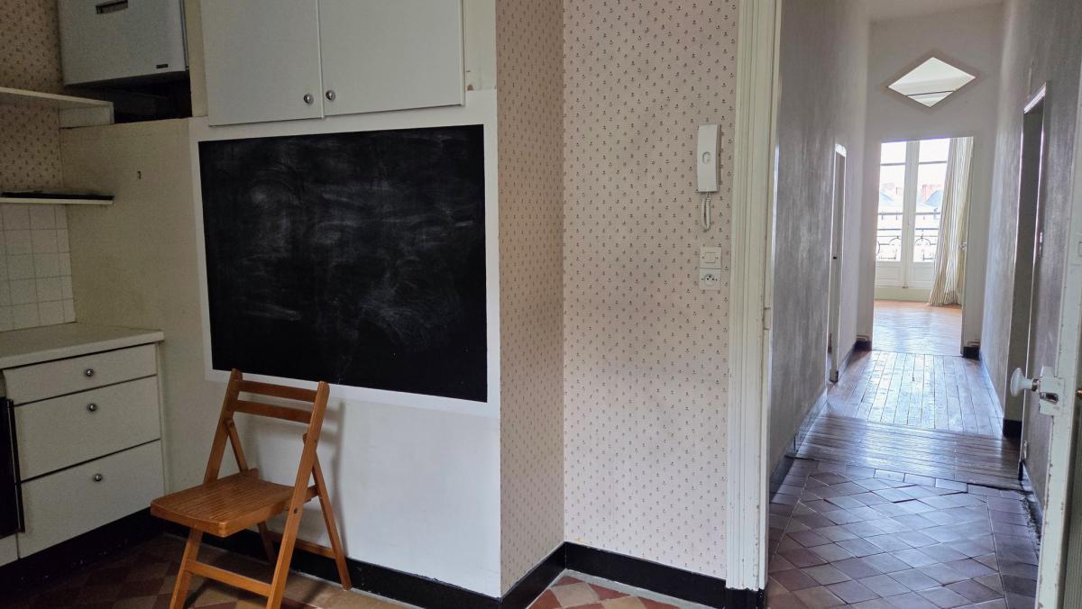 Exclusivité appartement ancien 3 ch grenier cave