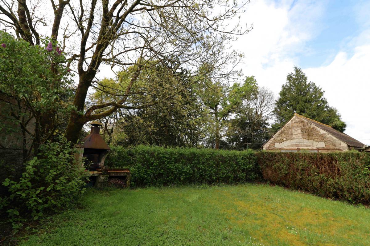 Campagne longère et dépendances possible gîte 