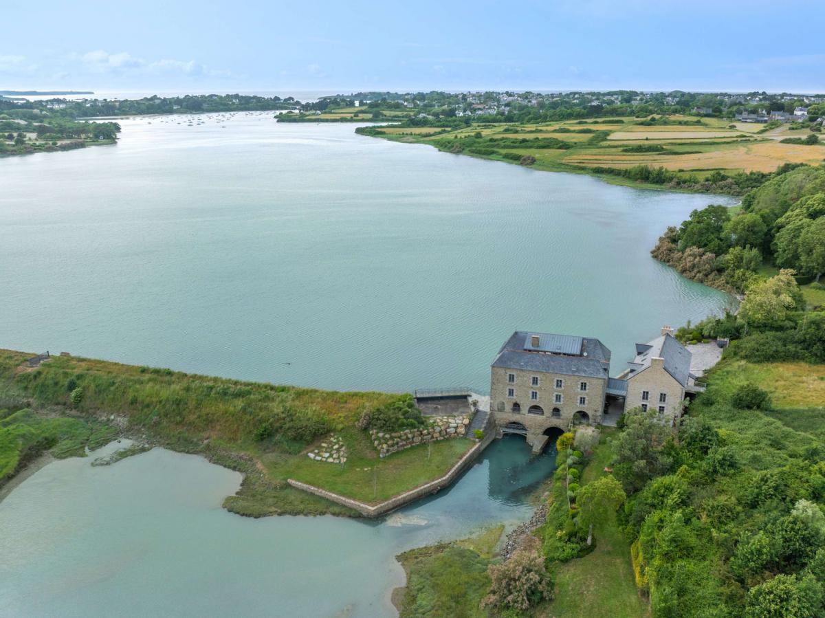 Propriété vue imprenable sur la rivière vers la mer
