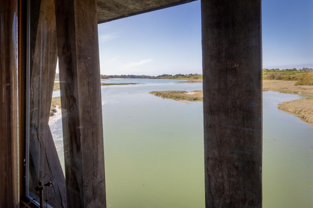 Propriété vue imprenable sur la rivière vers la mer