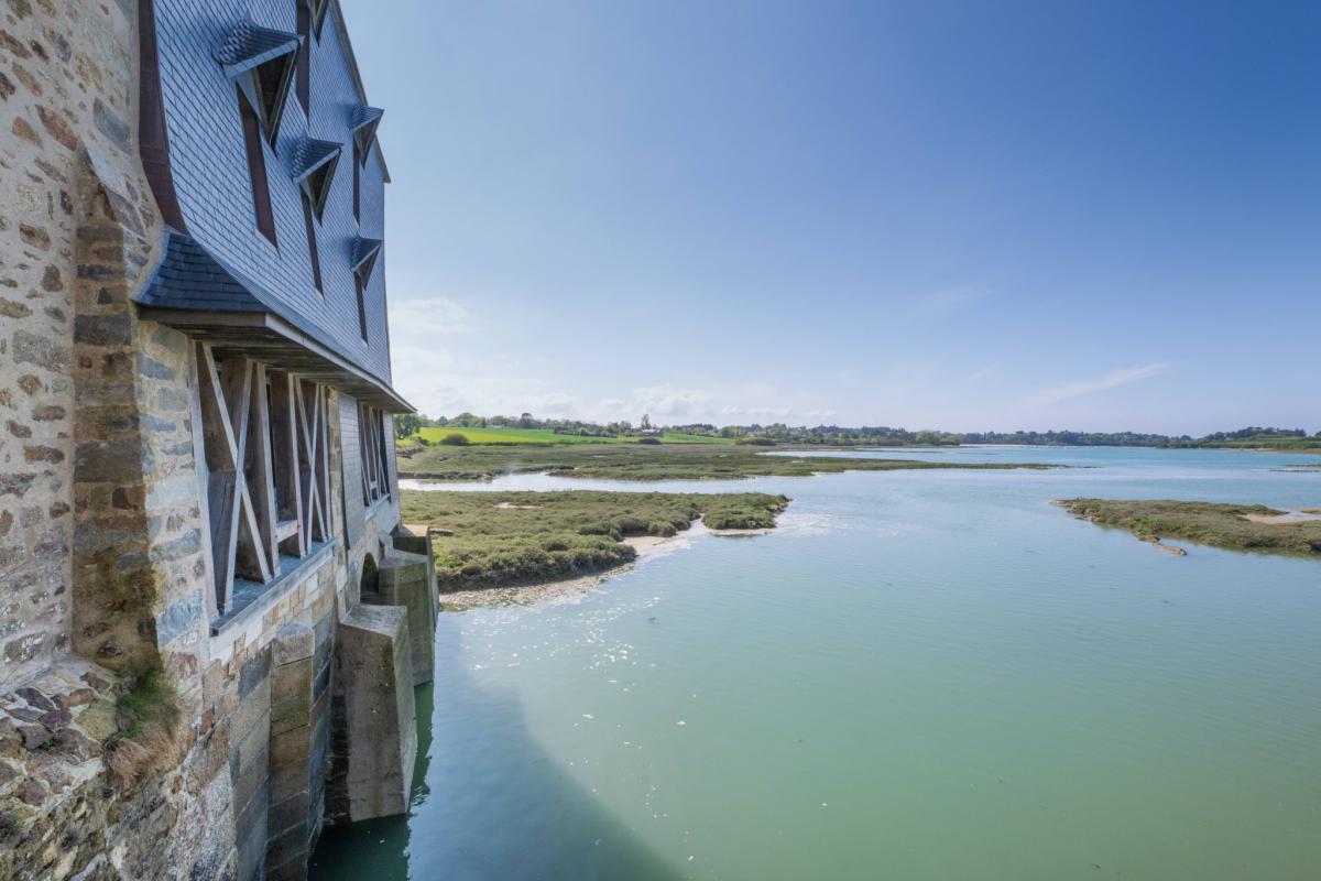 Propriété vue imprenable sur la rivière vers la mer