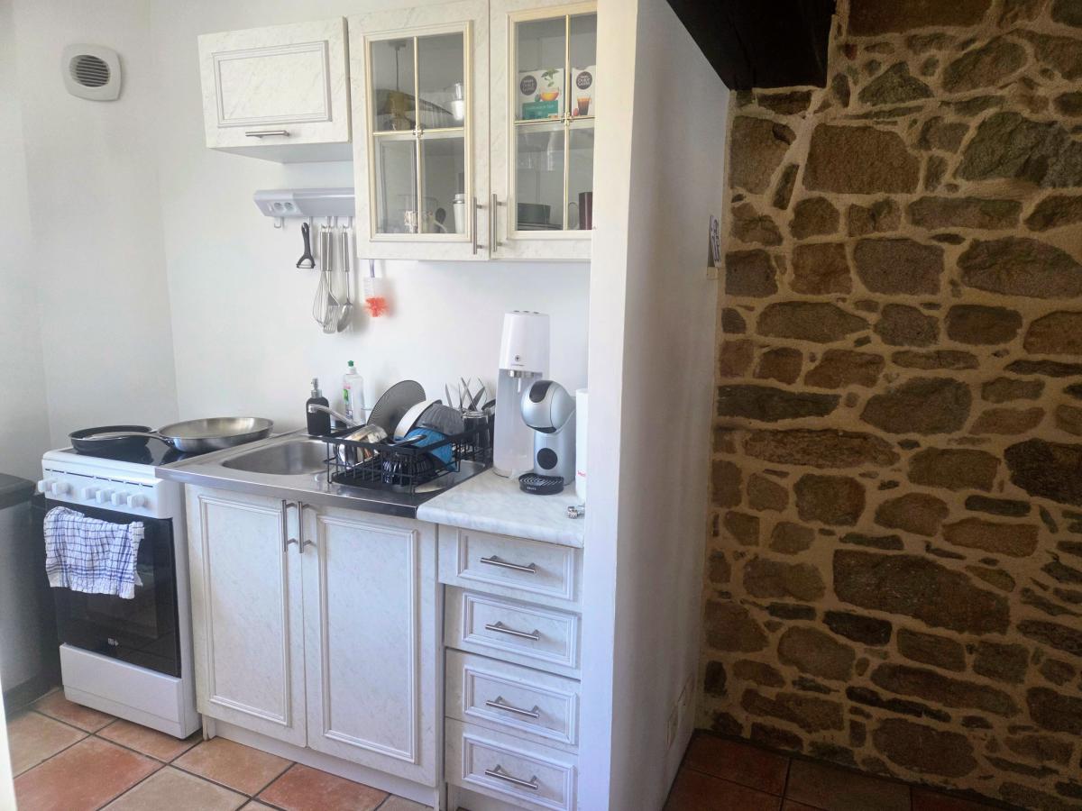 Vannes intra-muros appartement rénové traversant 1 ch