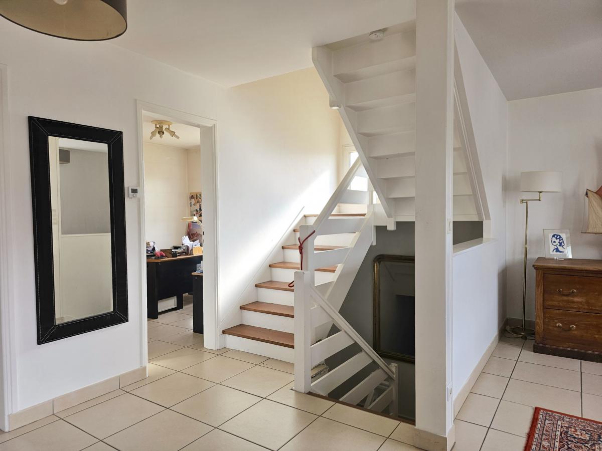 Maison Vannes Sud-Ouest - Proche Écoles - 4 chambres - Pisci