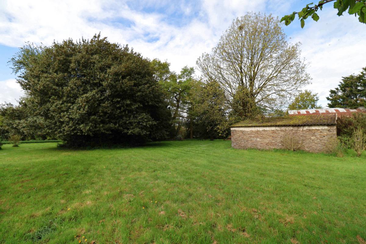 Campagne longère et dépendances possible gîte 