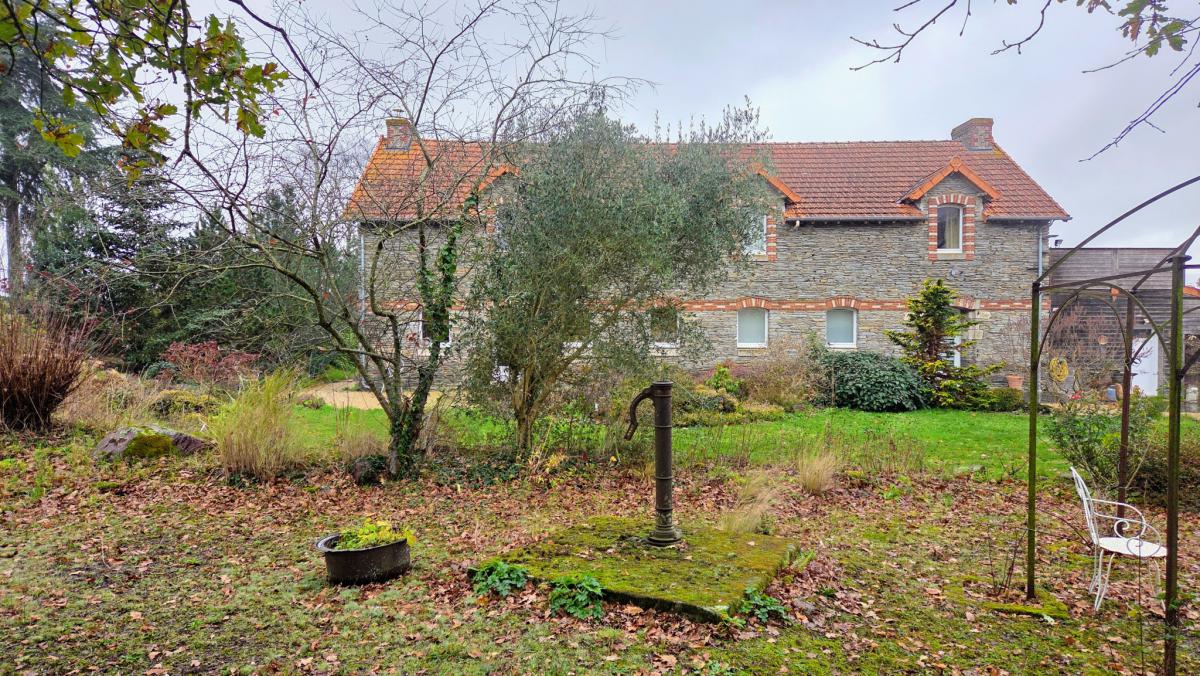 Propriété rénovée terrasses et parc garage