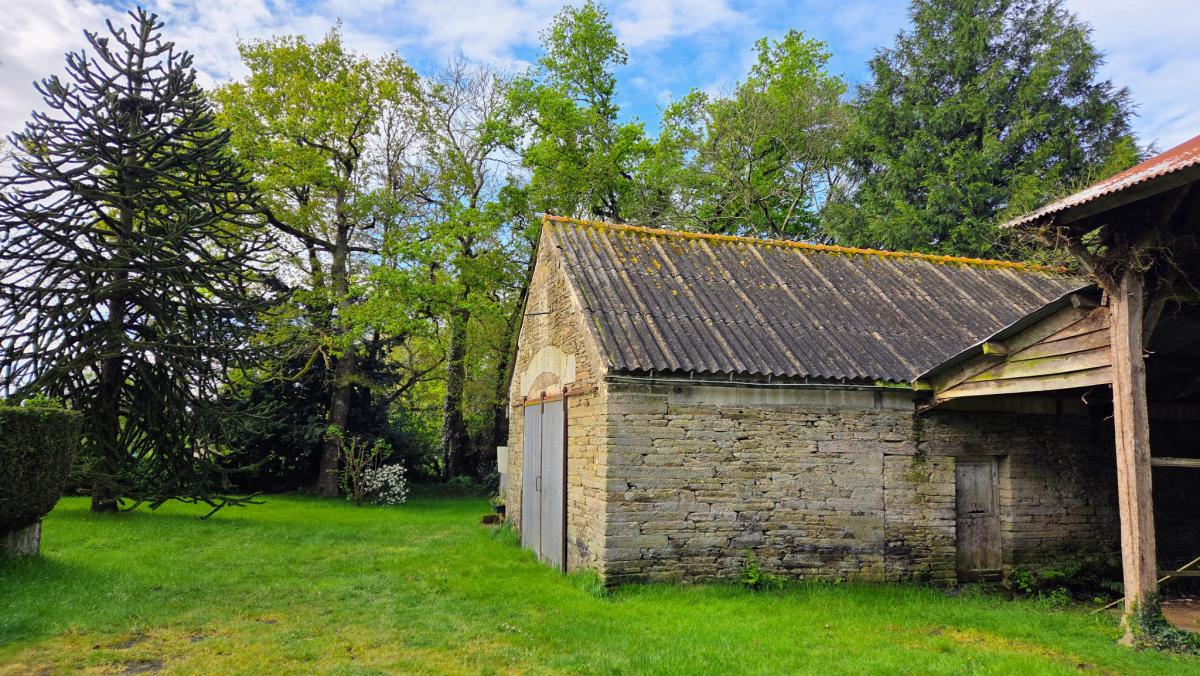 Campagne longère et dépendances possible gîte 