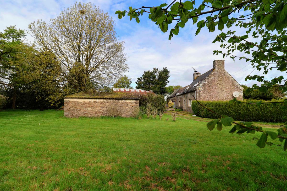 Campagne longère et dépendances possible gîte 