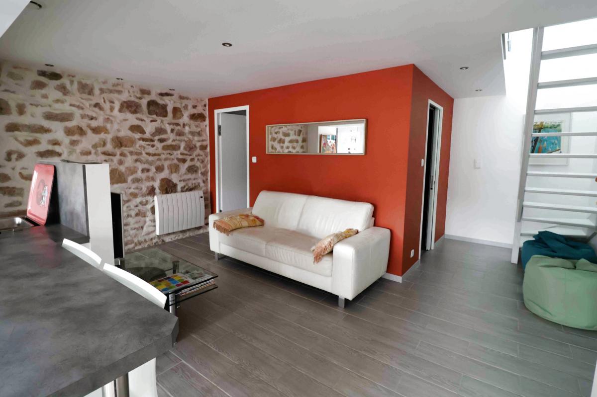 Plage à pied maison rénovée et ses deux terrasses 