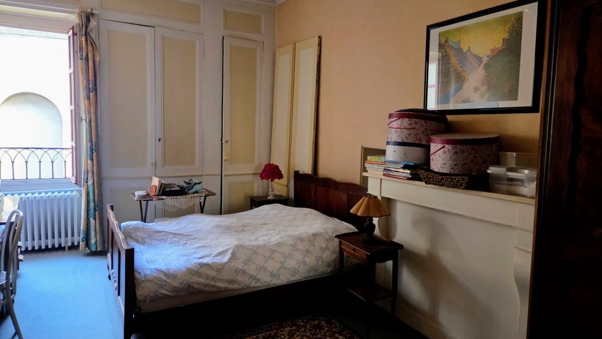 Centre-ville historique appartement ancien 2 ch 